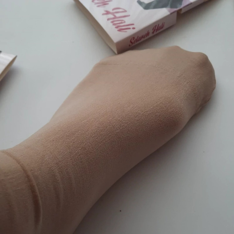 جوراب زنانه ساپورتی دوربع ضخامت 40 و 70 فری سایز مناسب 36 تا 40