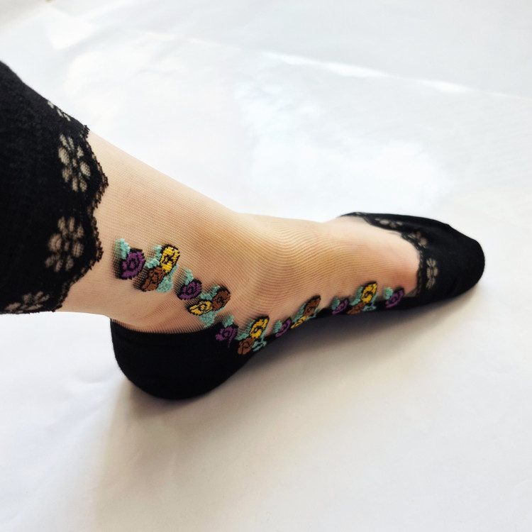 جوراب شیشه ای طرحدار زنانه